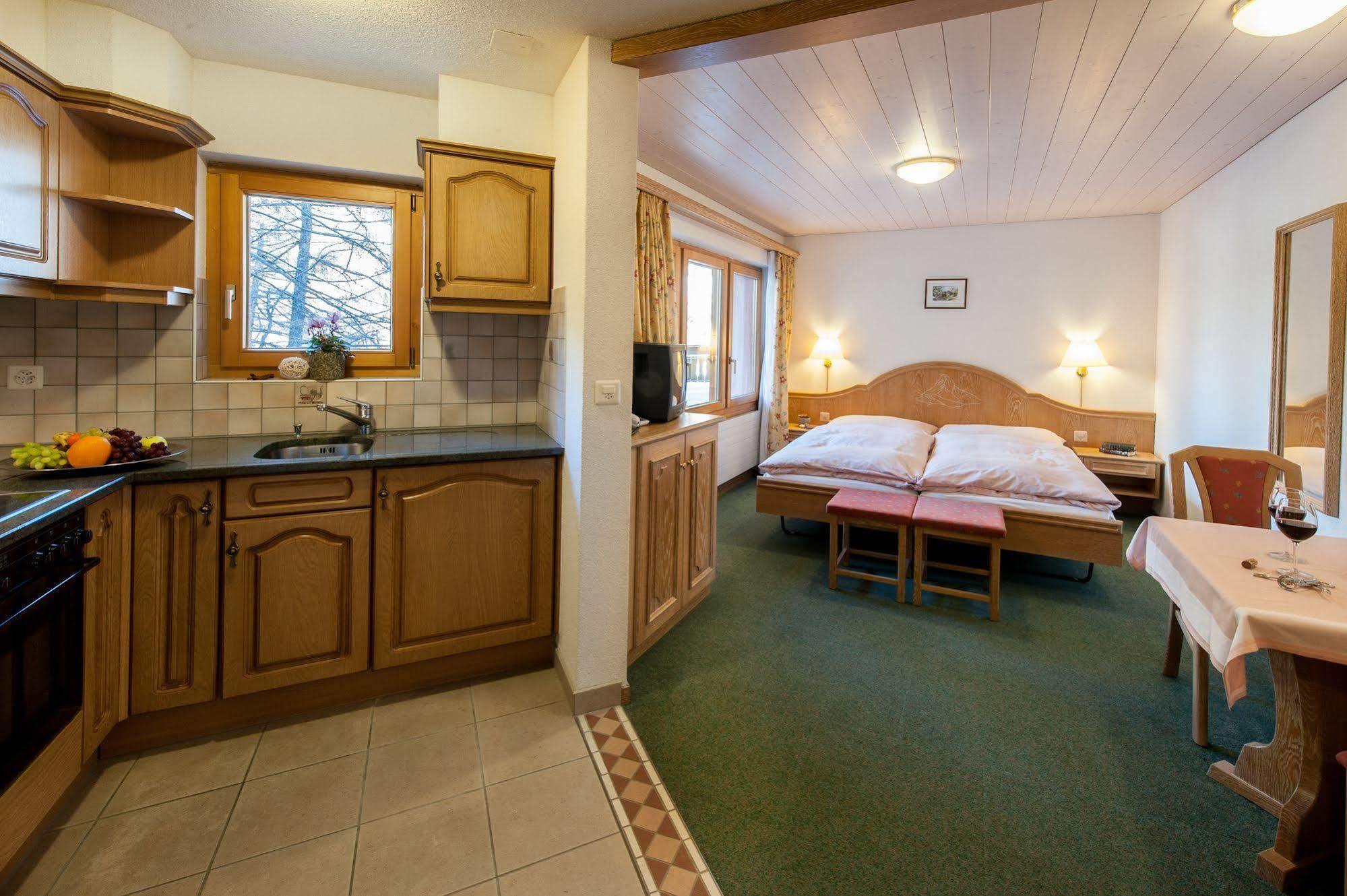 Appartements Zermatt Paradies Екстериор снимка
