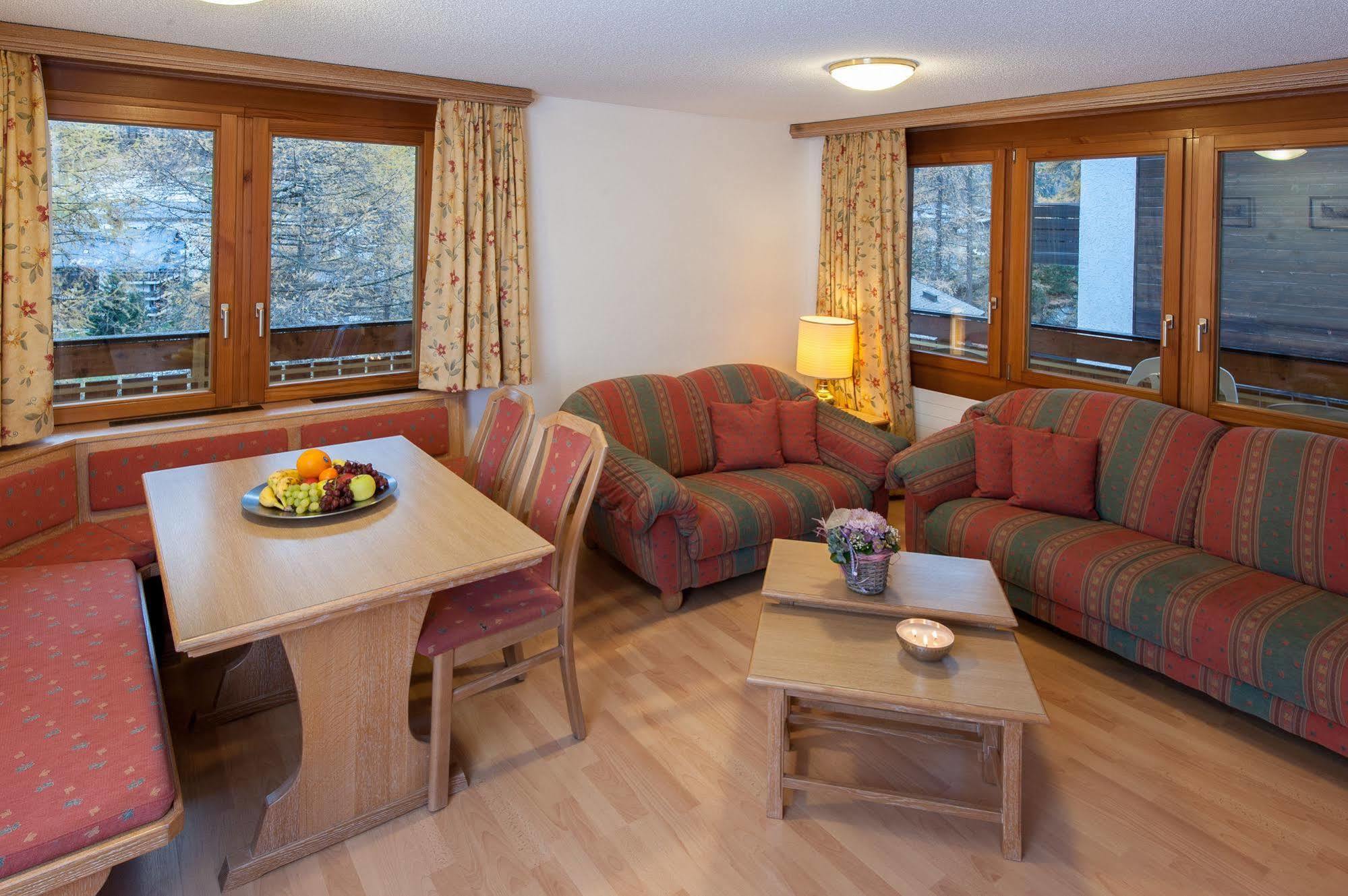 Appartements Zermatt Paradies Екстериор снимка